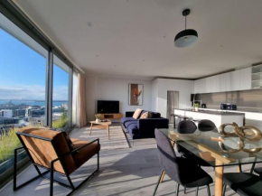 Union Green Apt w Stunning Views - Free Parking